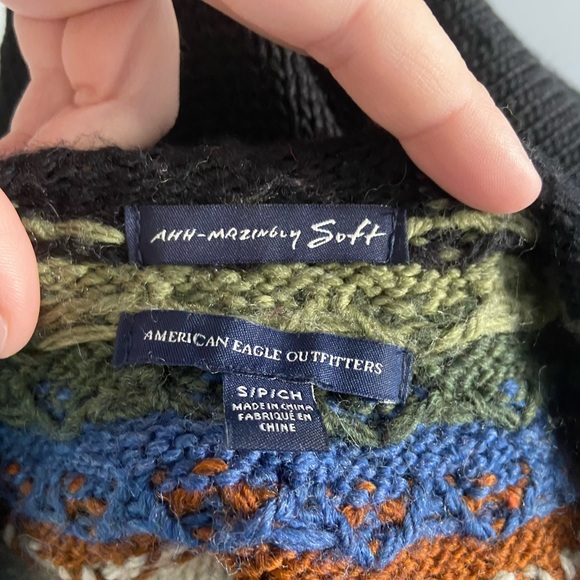 American Eagle knit multi colored sweater - Picture 10 of 10